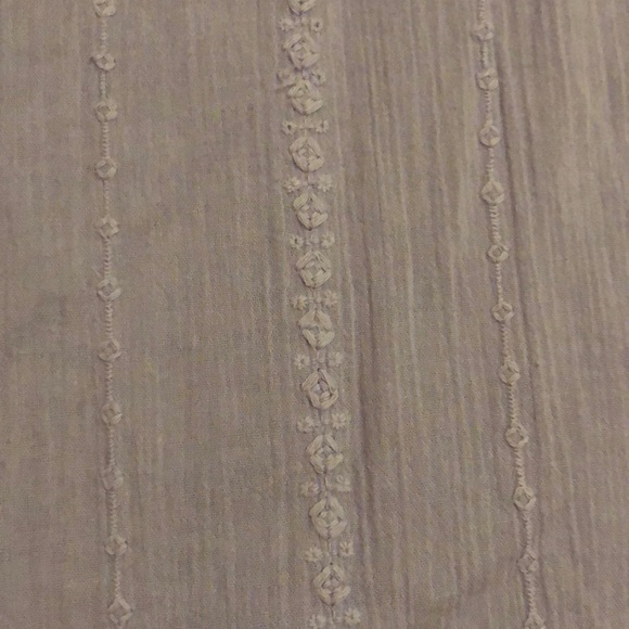 Cute little purple top - Picture 4 of 4